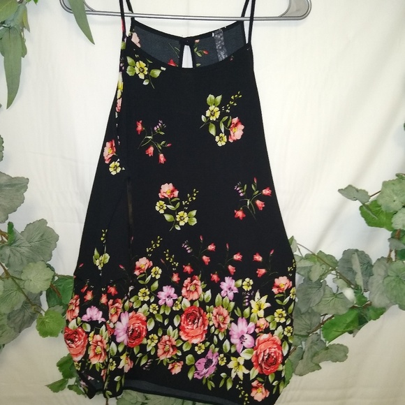 bubble b Tops - Plus Size Black and Floral Tank Top